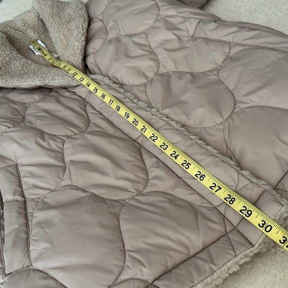 Reversibile Quilted Faux Shearling Jacket in Wet Sand - Picture 13 of 14